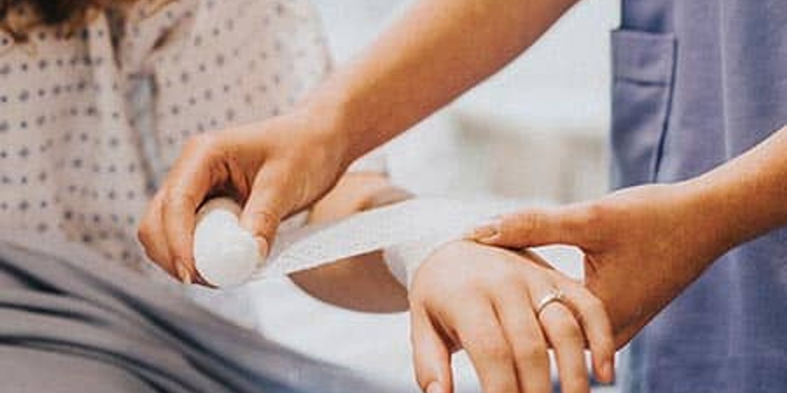 5 Beneficial Arizona Car Accident Laws: Leg & Arm Injury Claim