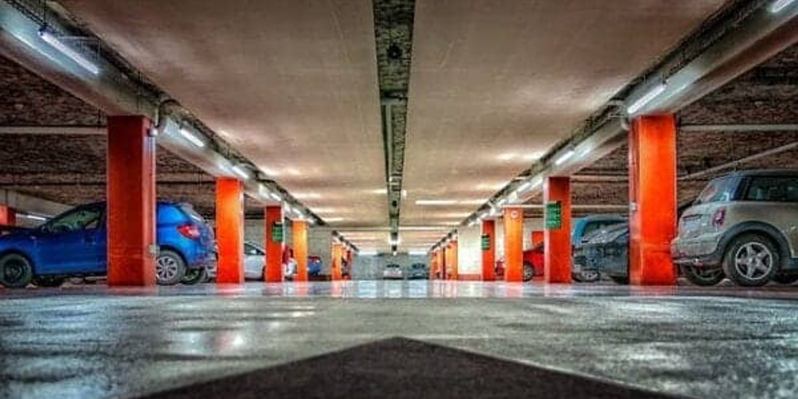 Someone Hits Your Parked Car – What Can You do?